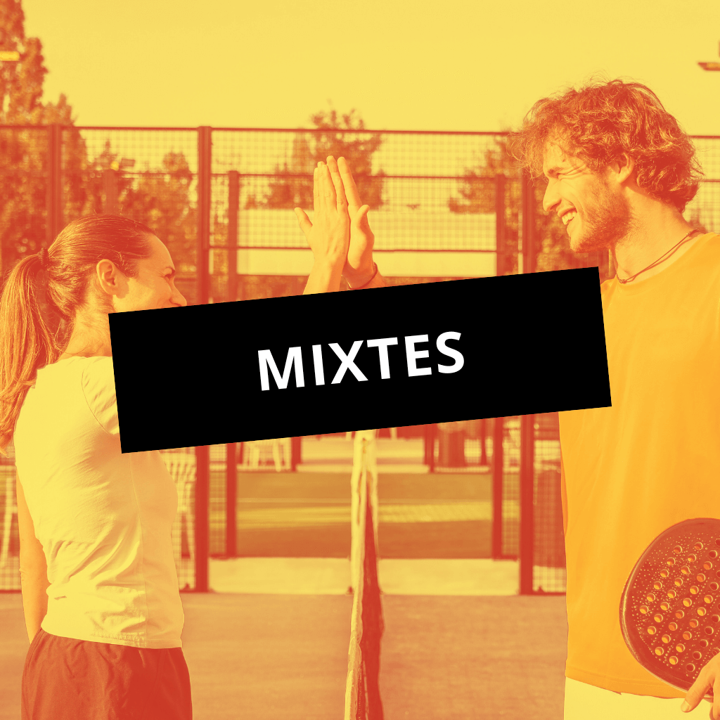 Un match de padel mixte avec joueurs et joueuses réunis sur le court à Brest